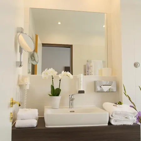 Lizz Hotel