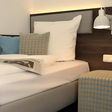 Lizz Hotel 3*